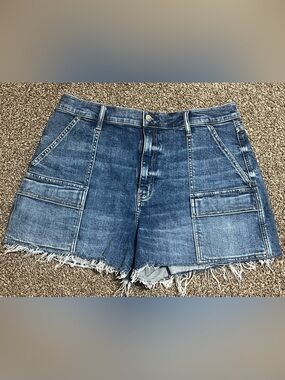 Daze Denim Cargo Frayed Hem Women's Shorts - Blue